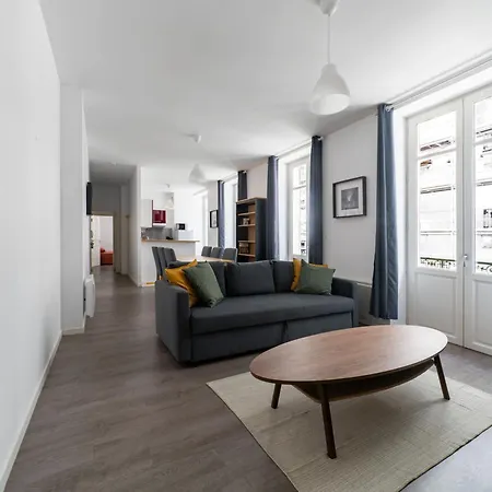 Le Brit - Grand Design, 3 Chambres, Centre Apartment *